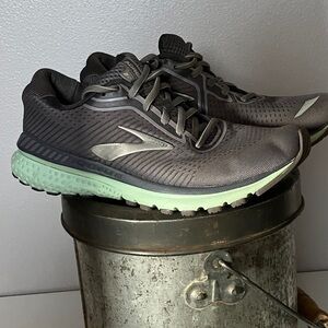 Brooks adrenaline 20 GTS XX Gray and Mint Athletic Shoes